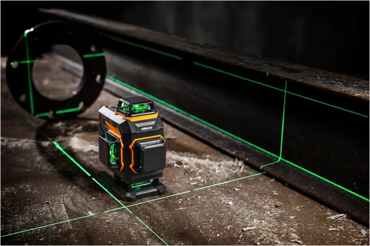 Poziomica laserowa 4D DKLL16PS1 dla jeszcze większej precyzji