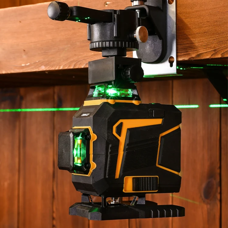 poziomica laserowa przy suficie GK podczas wyznaczania linii