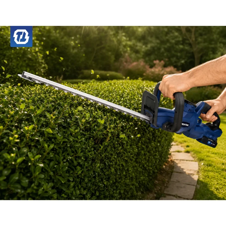 Akumulatorowe nożyce TECHTOOL TTHT01 do równego cięcia górnej części żywopłotu
