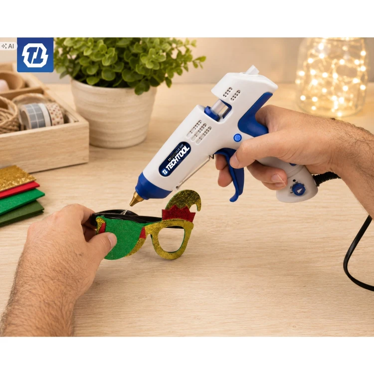 Klejenie ozdoby pistoletem do kleju na gorąco TECHTOOL TTGG03